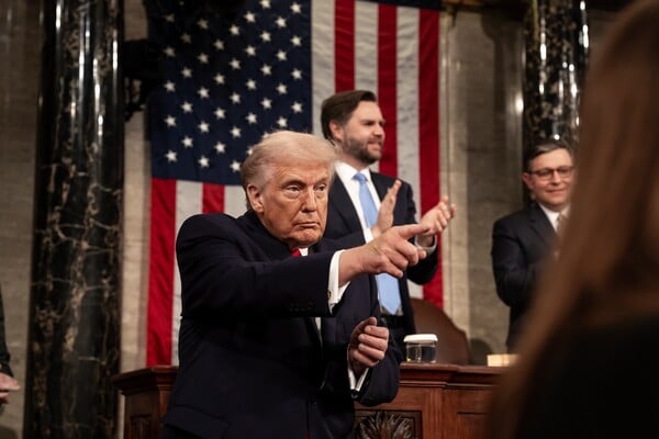 ΝΤΟΝΑΛΝΤ ΤΡΑΜΠ ΙΡΑΝ ΒΟΜΒΑΡΔΙΣΜΟΣ ΗΠΑ