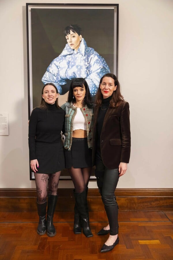 Το πορτρέτο της Lily Allen από το West End Girl μπήκε στην National Portrait Gallery