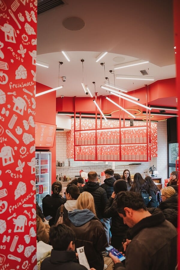 Πάνω από 35.000 μακαρονάδες σε μια ημέρα