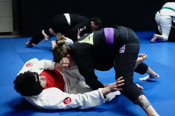 Tο βραζιλιάνικο Ζίου Ζίτσου είναι το νέο fitness trend της πόλης 