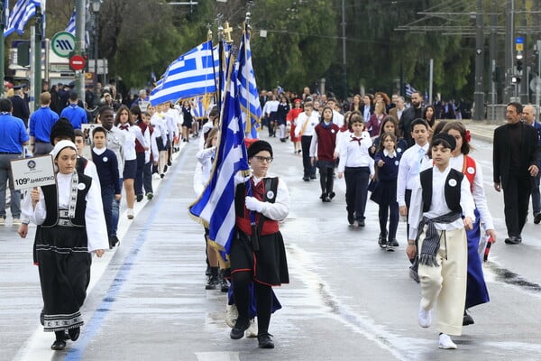 ΠΑΡΕΛΑΣΗ 25Η ΜΑΡΤΙΟΥ ΑΘΗΝΑ