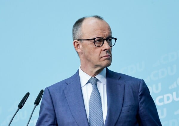 ΓΕΡΜΑΝΙΑ ΒΙΑ ΜΕΡΤΣ ΜΕΤΑΝΑΣΤΕΣ