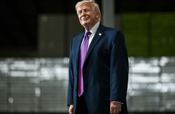 ΝΤΟΝΑΛΝΤ ΤΡΑΜΠ ΒΙΝΤΕΟ ΛΕΥΚΟΣ ΟΙΚΟΣ