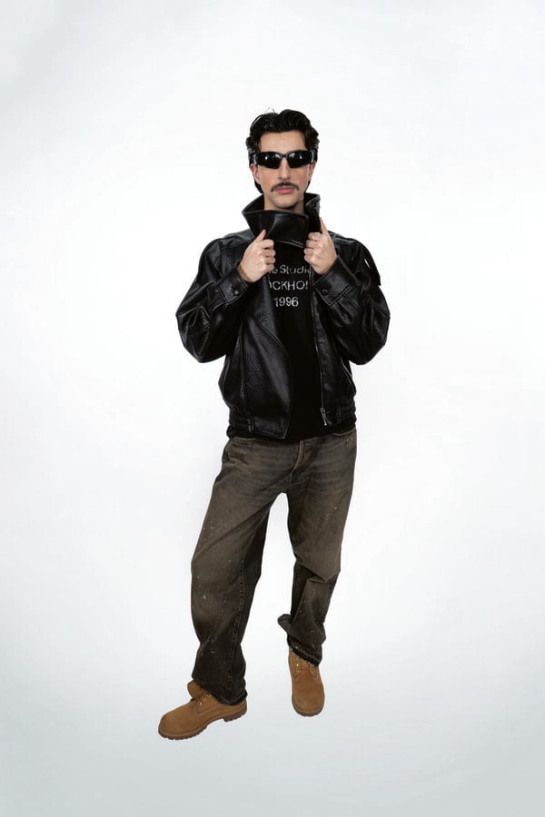 Μάνο, τι φοράς σήμερα και πόσο κοστίζει;