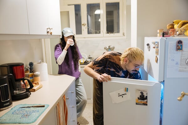 Πώς είναι να ζεις με τον βασικό στην Αθήνα; 