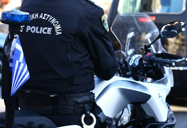 ΚΑΡΔΙΤΣΑ ΔΟΛΟΦΟΝΙΑ ΤΡΑΓΟΥΔΙΣΤΗΣ ΦΥΛΑΚΗ