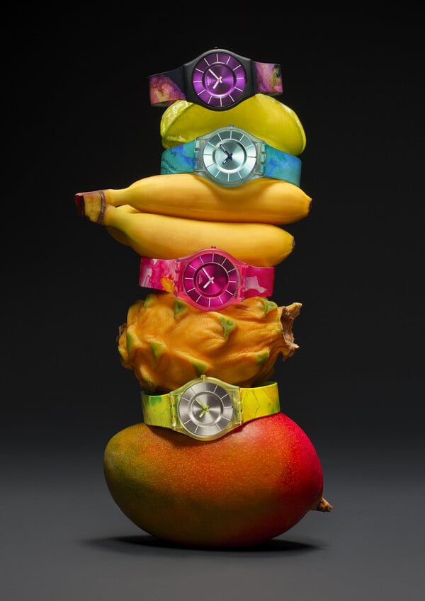 Η νέα συλλογή PAINTED PARADISE της SWATCH συνδυάζει μίνιμαλ αισθητική και τροπικό mood