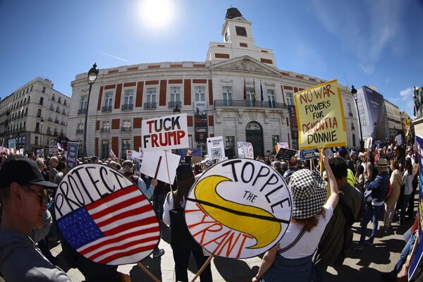 ΑΝΤΙΠΟΛΕΜΙΚΗ ΔΙΑΔΗΛΩΣΗ ΚΑΤΑ ΤΡΑΜΠ