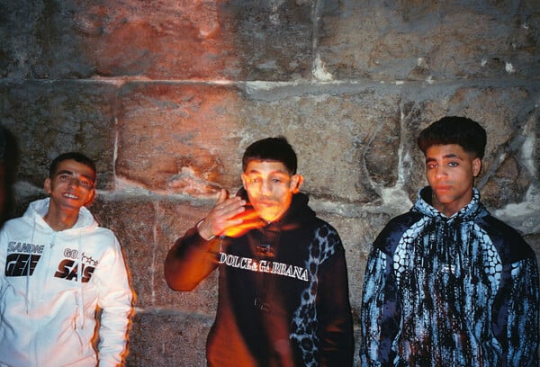 Οι άνθρωποι δε θά ’πρεπε να φοβούνται, Άνταμ ― Ένα πολυπόστ του Στάθη Τσαγκαρουσιάνου