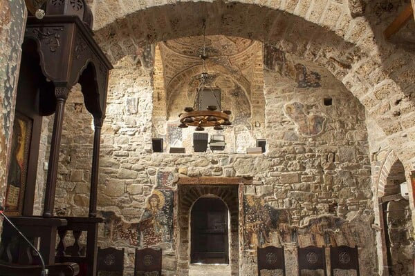 Το υπουργείο Πολιτισμού προχωρά στη συντήρηση της μοναδικής ξυλόγλυπτης εικόνας του Αγίου Γεωργίου στην Καστοριά