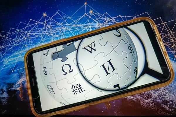 Η Wikipedia απαγορεύει τη χρήση AI για τη συγγραφή και την αναδιατύπωση λημμάτων