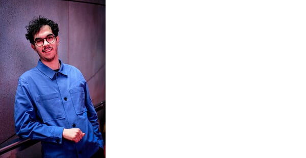 "Κάτω από τις σημαίες, ο ήλιος"