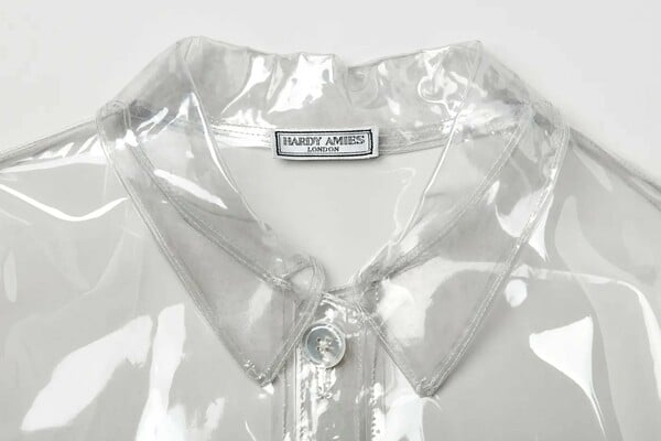 Το Buckingham Palace επανασυστήνει το στιλ της Ελισάβετ Β΄