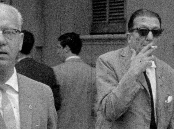 "Κάτω από τις σημαίες, ο ήλιος"