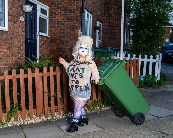 Το σώμα ως θέαμα, το drag ως εκδίκηση: ποια είναι η Midgitte Bardot