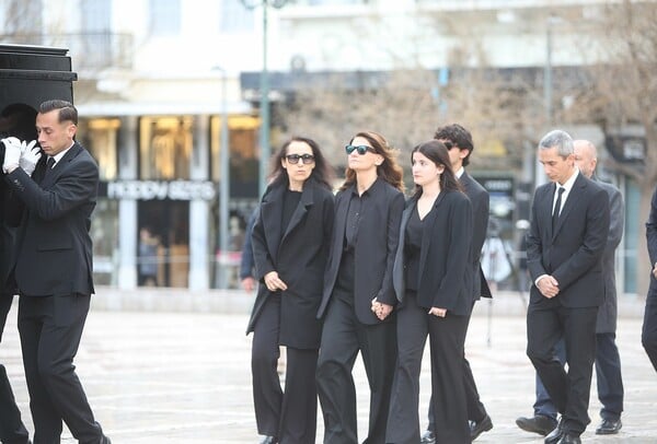 ΜΑΡΙΝΕΛΛΑ ΚΗΔΕΙΑ ΜΗΤΡΟΠΟΛΗ ΚΟΡΗ