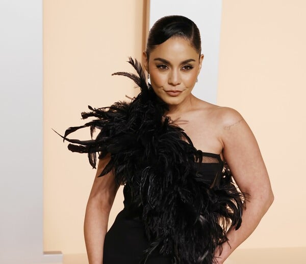 ΒΑΝΕΣΑ ΧΑΤΖΕΝΣ ΤΡΙΧΟΠΤΩΣΗ ΤΟΚΕΤΟΣ