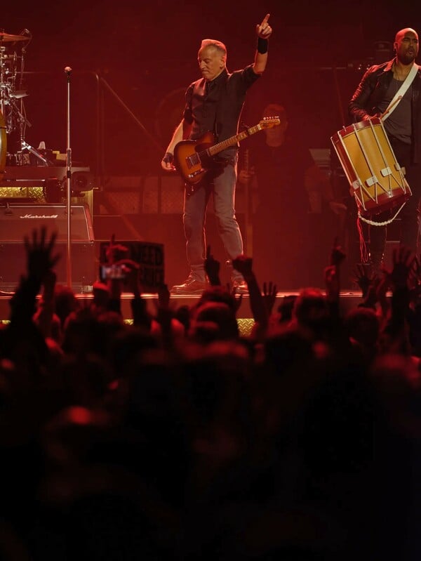 Ο Bruce Springsteen ξανακάνει το ροκ πολιτική πράξη