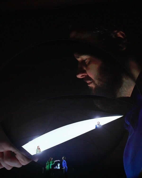 Τι κάνουν το American Psycho και η Marina Abramovic στο νέο Tristan του Met;