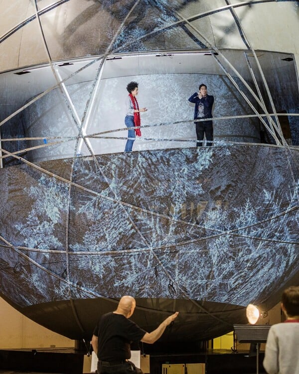 Τι κάνουν το American Psycho και η Marina Abramovic στο νέο Tristan του Met;