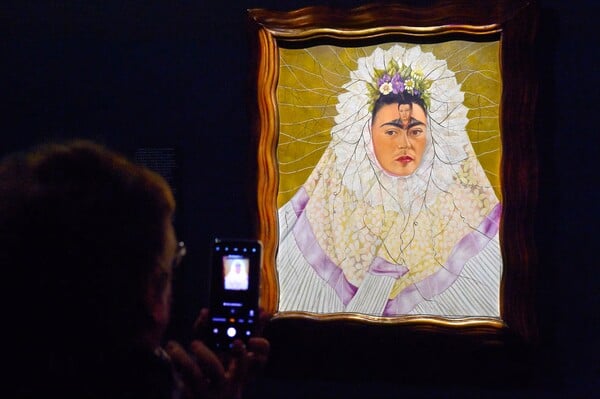Γιατί η συλλογή Gelman με έργα της Frida Kahlo δεν έμεινε στο Μεξικό