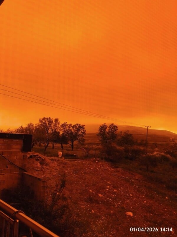 Η αφρικανική σκόνη κάλυψε την Κρήτη: Οι εικόνες από τον πορτοκαλί ουρανό