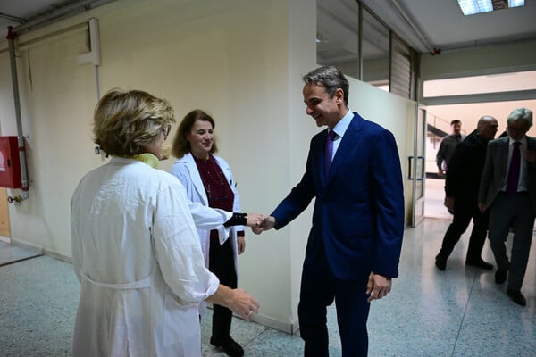 Επίσκεψη Μητσοτάκη στο «Μεταξά» - Η δωρεά στο νοσοκομείο με στόχο τη δημιουργία ενός σύγχρονου αντικαρκινικού κέντρου
