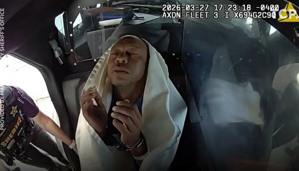 Στη δημοσιότητα το βίντεο από τη σύλληψη του Τάιγκερ Γουντς - «Συλλαμβάνομαι;»