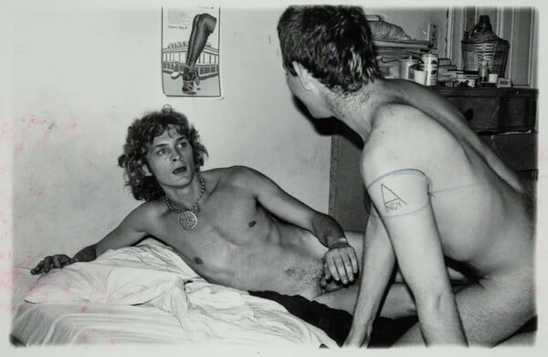 Πριν γίνει θρύλος: το Chelsea Hotel του 1970 ξαναζωντανεύει μέσα από χαμένες φωτογραφίες