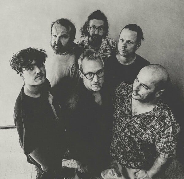 Το ροκ δηλώνει πάντα παρόν μέσα από τις ψυχεδελικές και progressive οπτικές του