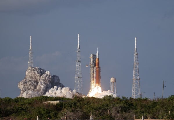 ARTEMIS II ΣΕΛΗΝΗ NASA ΕΚΤΟΞΕΥΣΗ