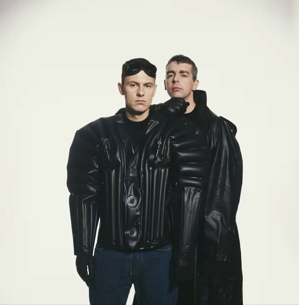 Νέο βιβλίο καταγράφει 40 χρόνια εικόνας και στιλ των Pet Shop Boys