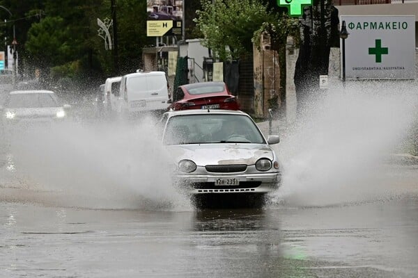 Η κακοκαιρία Erminio σάρωσε την Αττική αφήνοντας πίσω της εικόνες καταστροφής