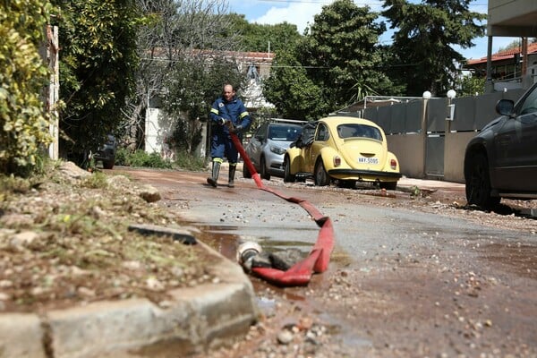 Η κακοκαιρία Erminio σάρωσε την Αττική αφήνοντας πίσω της εικόνες καταστροφής
