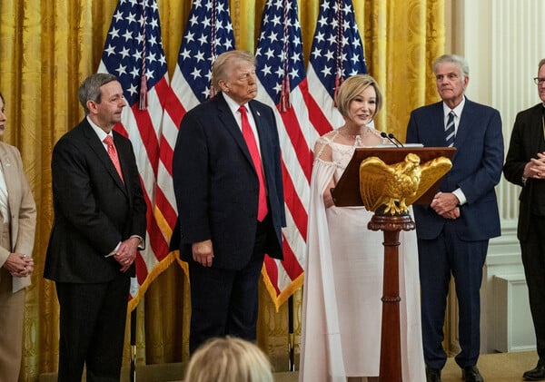 ΝΤΟΝΑΛΝΤ ΤΡΑΜΠ ΧΡΙΣΤΟΣ