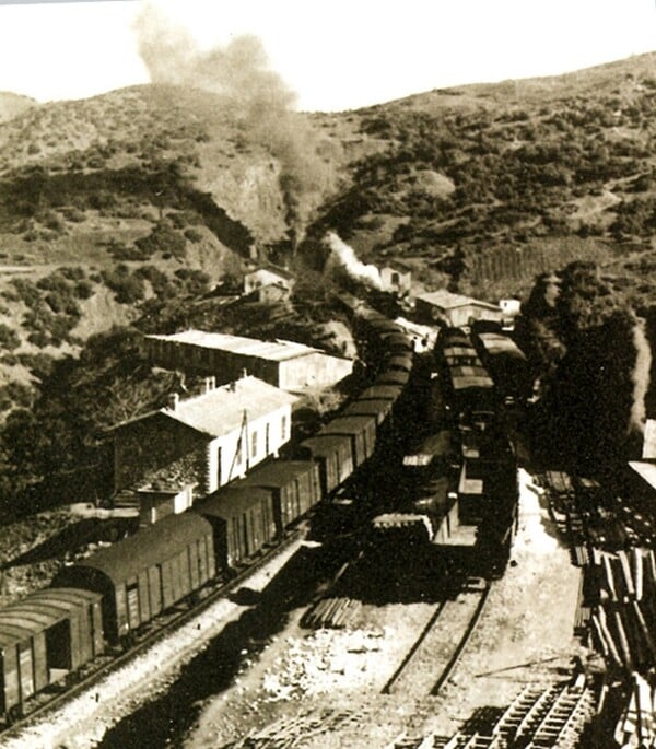 ΥΠΠΟ - Λίνα Μενδώνη: «Σταθμός Καρυάς, τόπος μνήμης, ιστορικής αλήθειας και ανθρώπινης αξιοπρέπειας»