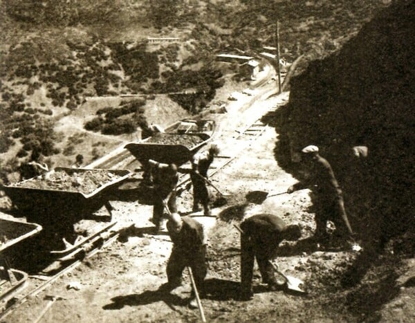 ΥΠΠΟ - Λίνα Μενδώνη: «Σταθμός Καρυάς, τόπος μνήμης, ιστορικής αλήθειας και ανθρώπινης αξιοπρέπειας»