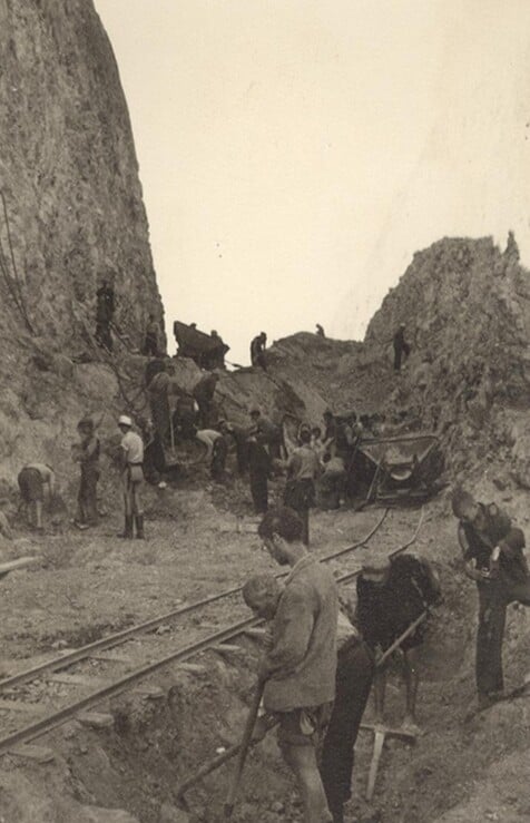 ΥΠΠΟ - Λίνα Μενδώνη: «Σταθμός Καρυάς, τόπος μνήμης, ιστορικής αλήθειας και ανθρώπινης αξιοπρέπειας»