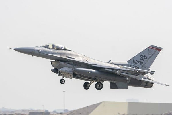 ΗΠΑ ΜΑΧΗΤΙΚΟ ΑΕΡΟΣΚΑΦΟΣ ΙΡΑΝ