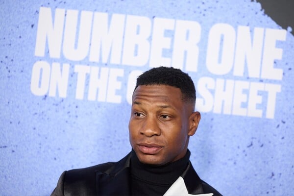 ΤΖΟΝΑΘΑΝ ΜΕΙΤΖΟΡΣ ΠΑΡΑΘΥΡΟ ΓΥΡΙΣΜΑΤΑ ΤΑΙΝΙΑ ΑΤΥΧΗΜΑ