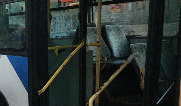 ΛΕΩΦΟΡΕΙΟ ΠΕΙΡΑΙΑΣ 17ΧΡΟΝΟΣ 