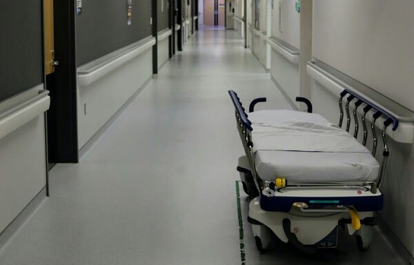 ΠΕΙΡΑΙΑΣ ΛΕΩΦΟΡΕΙΟ ΑΤΥΧΗΜΑ ΑΝΗΛΙΚΟΣ ΟΔΗΓΟΣ