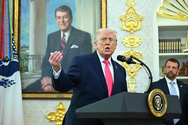 ΤΡΑΜΠ ΙΡΑΝ ΣΤΕΝΑ ΤΟΥ ΟΡΜΟΥΖ