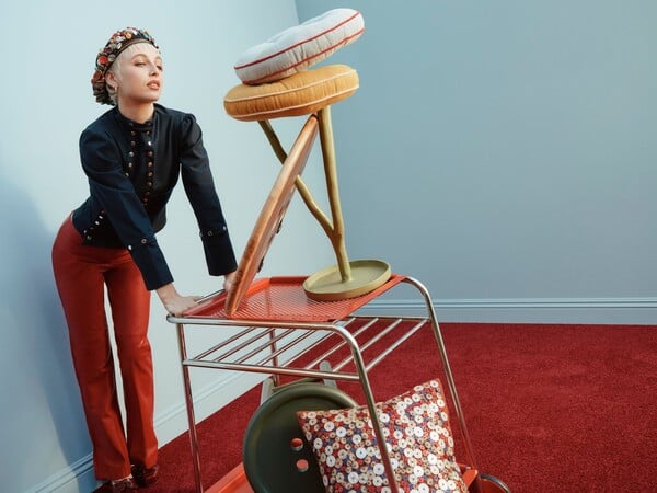 Το ανυπέρβλητα cool γούστο της Έμα Τσάμπερλεν