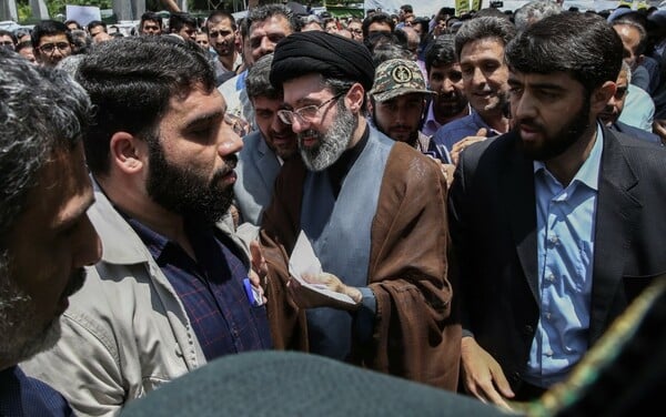 ΙΡΑΝ ΧΑΜΕΝΕΙ