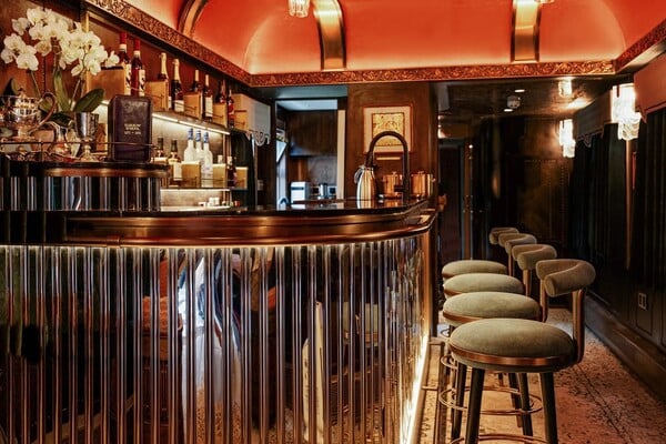 Τη επόμενη φορά, ταξίδεψε με τρένο