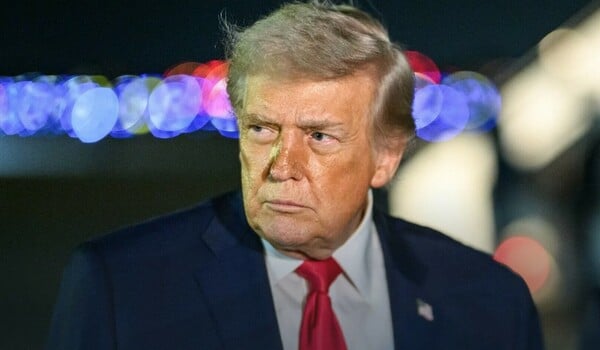 ΝΤΟΝΑΛΝΤ ΤΡΑΜΠ ΔΗΜΟΣΙΟΓΡΑΦΟΣ ΦΥΛΑΚΙΣΗ