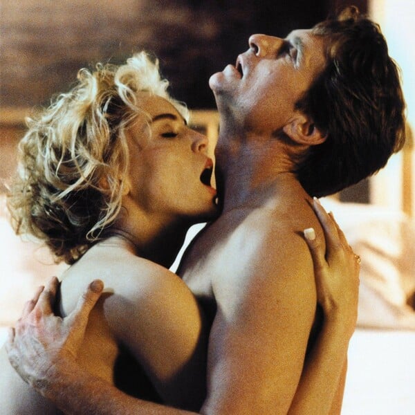 Μπορεί η Έμεραλντ Φένελ να ξανακάνει το Βασικό Ένστικτο επικίνδυνο;