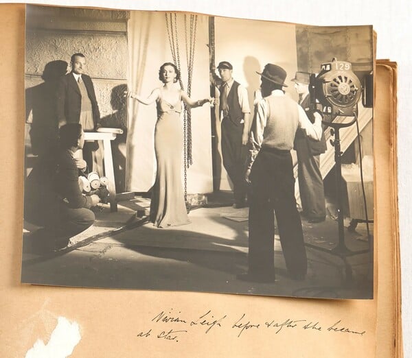 Ανάμεσα στο απόλυτο κακό και την αδιανόητη λάμψη: οι αδημοσίευτες φωτογραφίες της Λι Μίλερ και του Σέσιλ Μπίτον