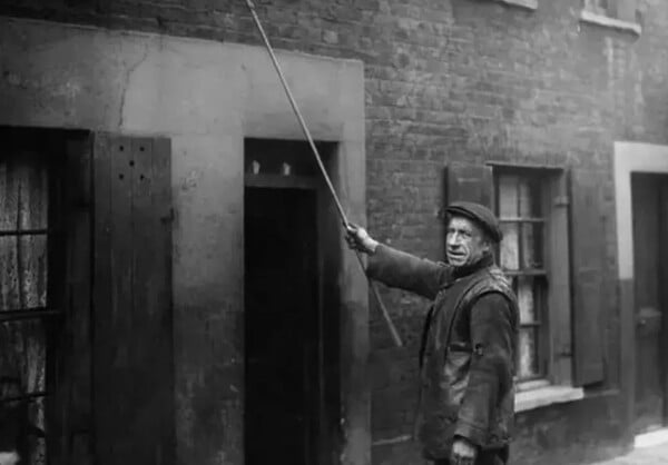 ΞΥΠΝΗΤΗΡΙ ΡΟΛΟΙ